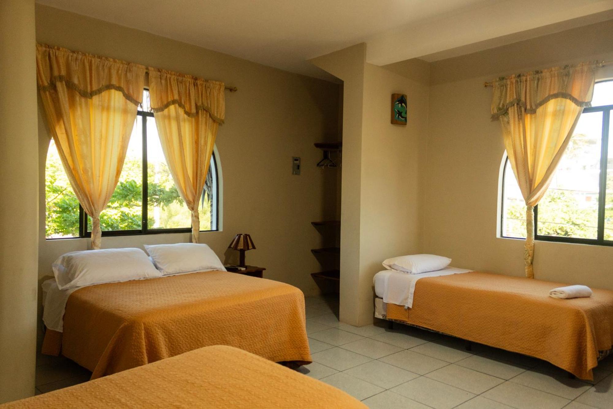 Hotel Casa de Nelly Puerto Baquerizo Moreno Esterno foto