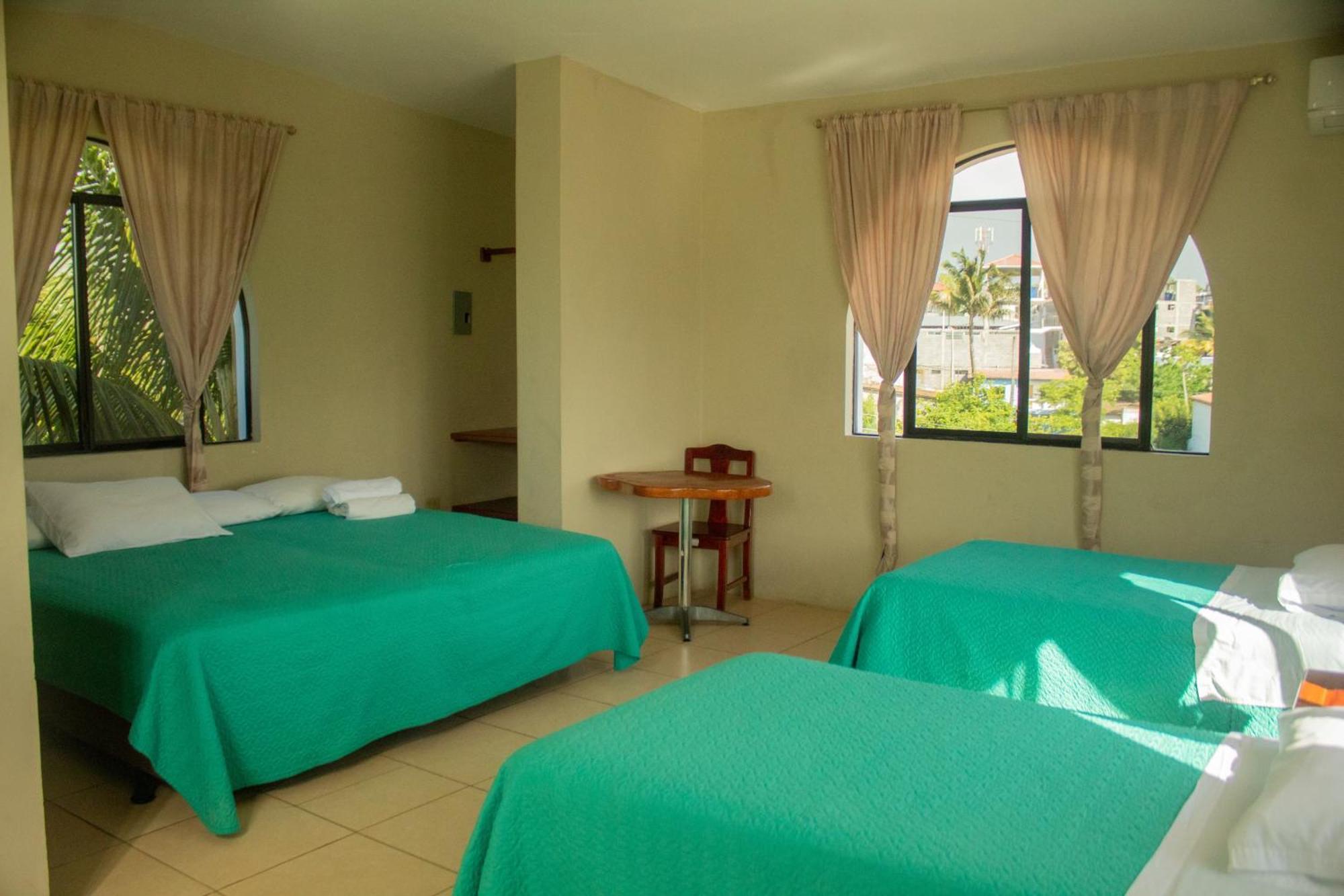 Hotel Casa de Nelly Puerto Baquerizo Moreno Esterno foto
