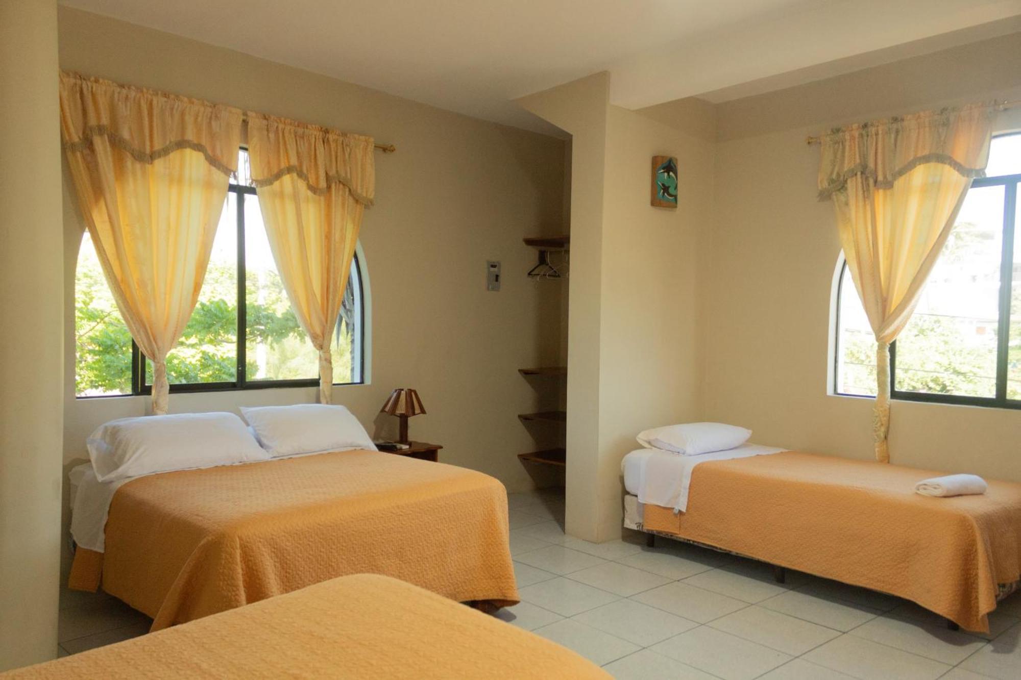 Hotel Casa de Nelly Puerto Baquerizo Moreno Esterno foto